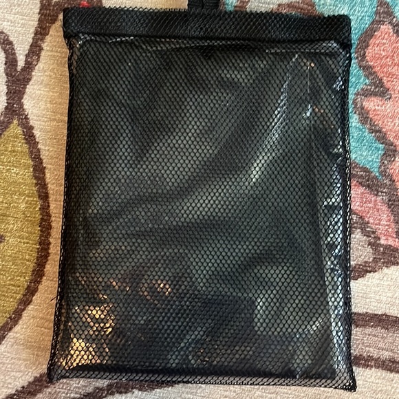 Bass Pro Shops Adult PVC Poncho - Universal size - Picture 2 of 2